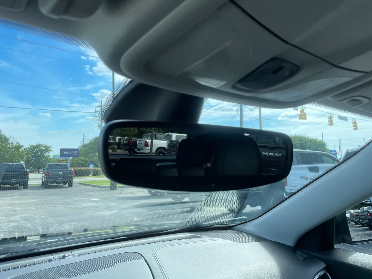 2019 Jeep Cherokee Latitude Plus thumbnail 17