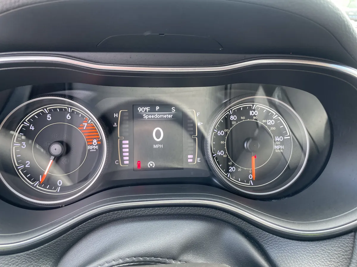 2019 Jeep Cherokee Latitude Plus thumbnail 23