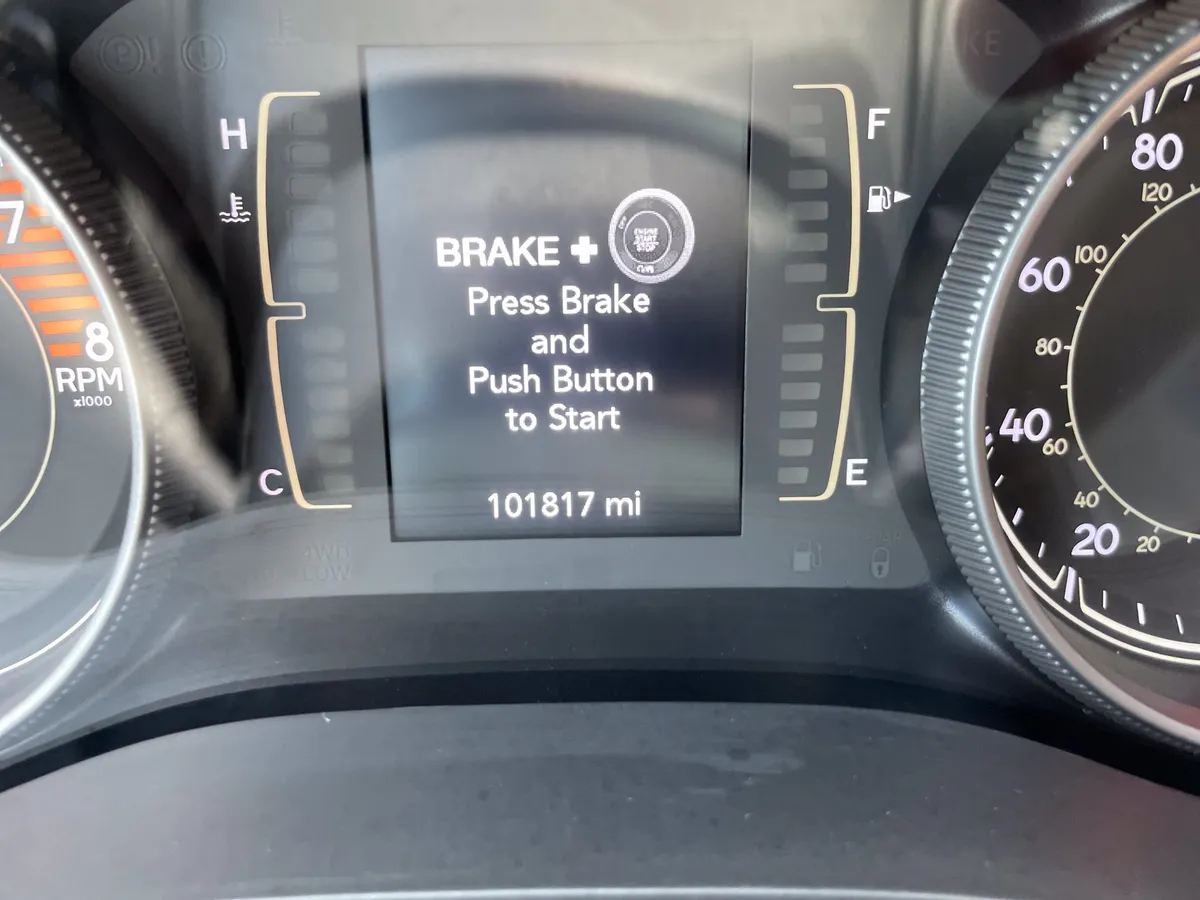 2019 Jeep Cherokee Latitude Plus thumbnail 24