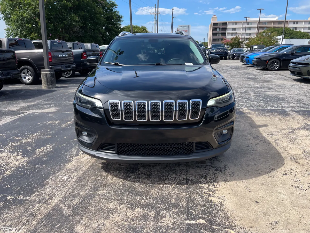 2019 Jeep Cherokee Latitude Plus thumbnail 5