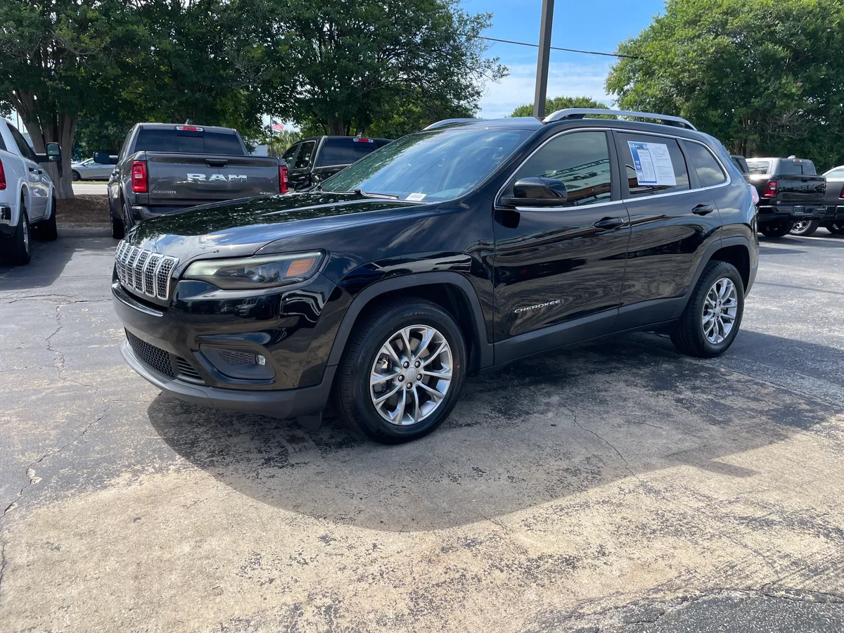 2019 Jeep Cherokee Latitude Plus thumbnail 6