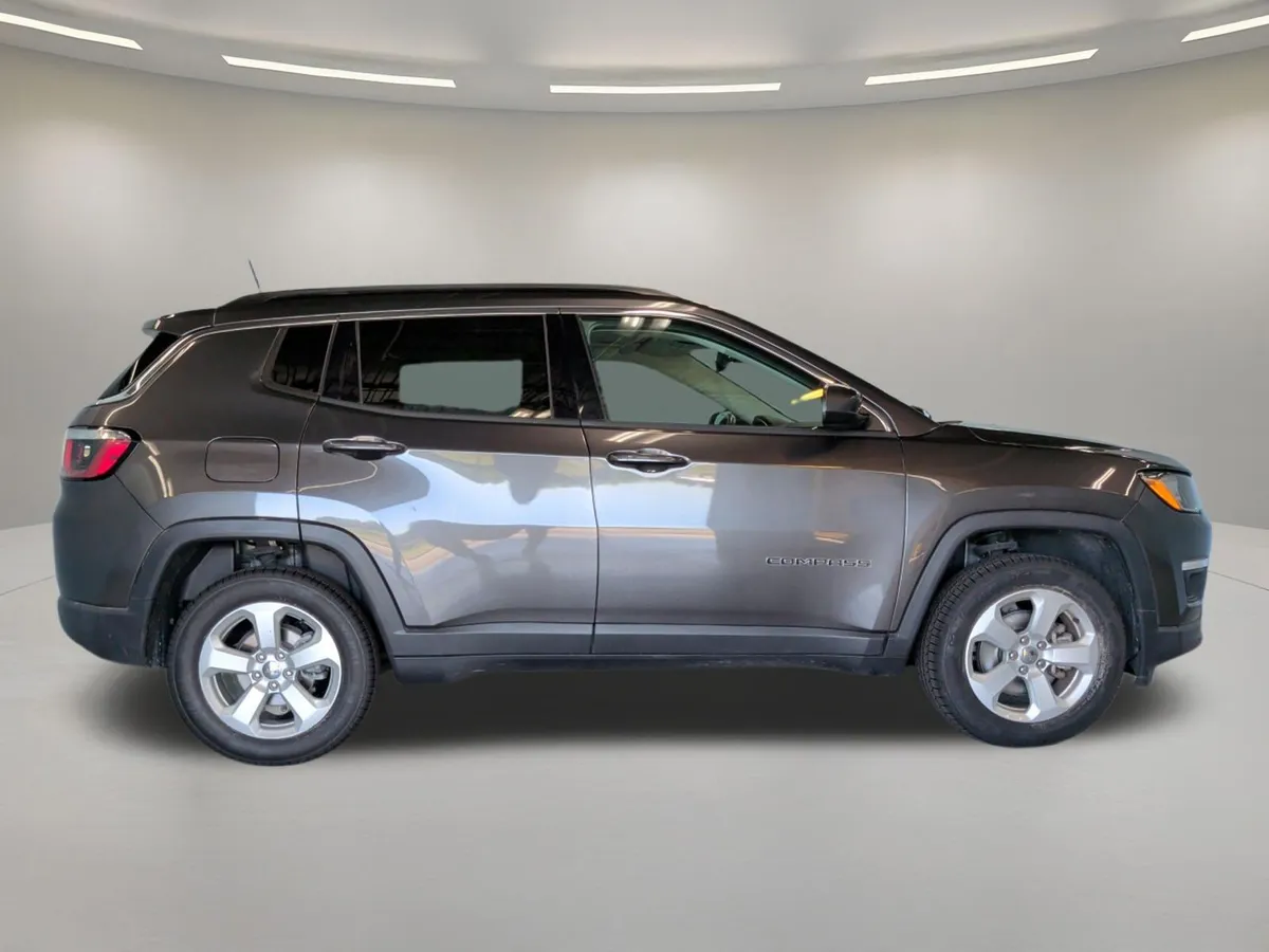 2019 Jeep Compass Latitude thumbnail 10