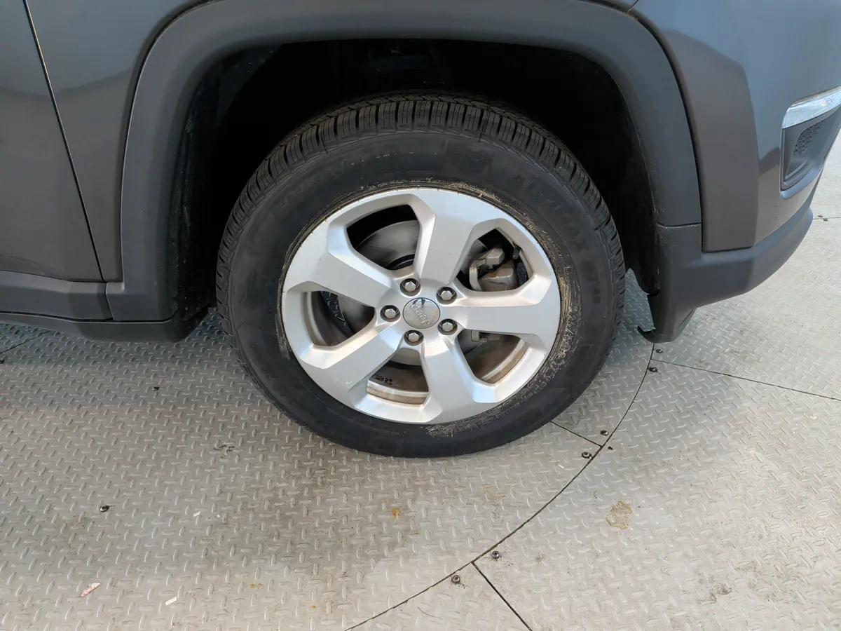 2019 Jeep Compass Latitude thumbnail 11