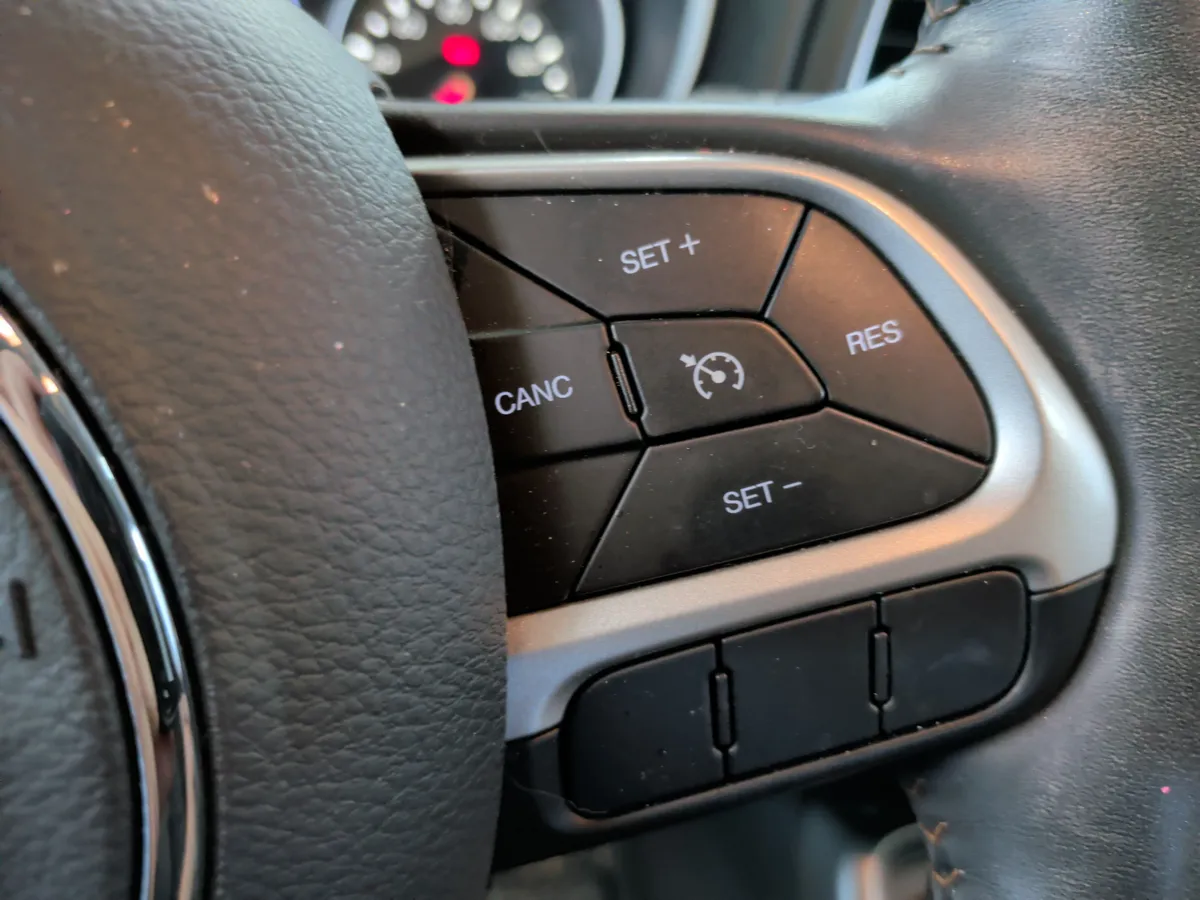 2019 Jeep Compass Latitude thumbnail 19