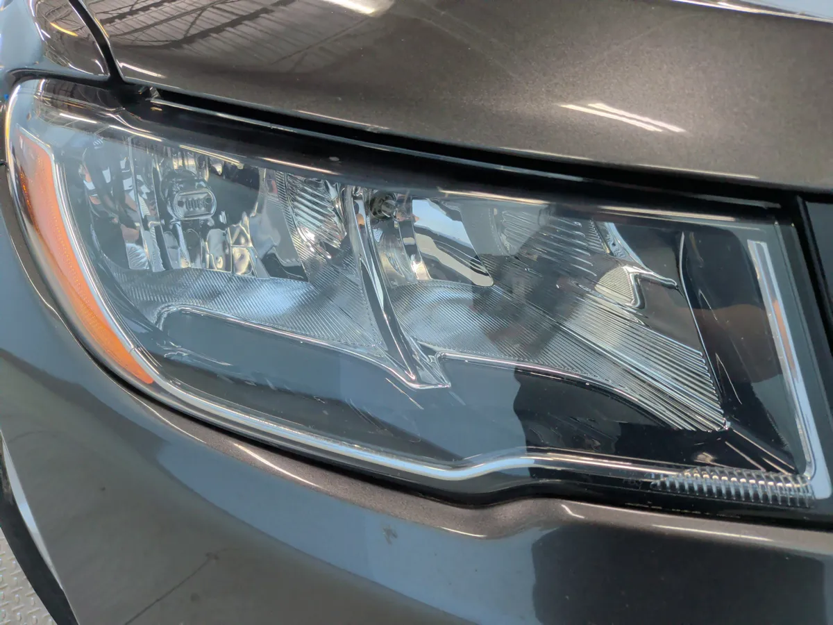2019 Jeep Compass Latitude thumbnail 2