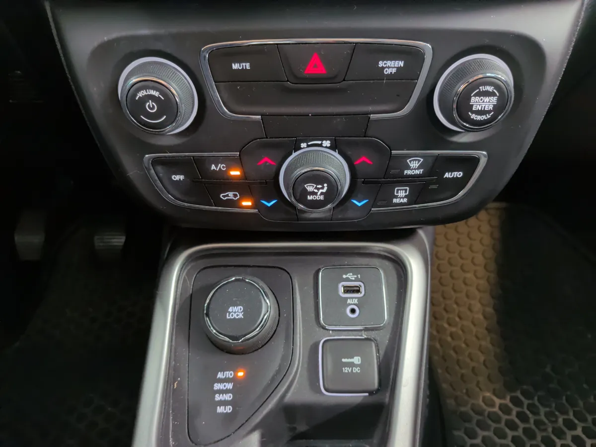 2019 Jeep Compass Latitude thumbnail 24
