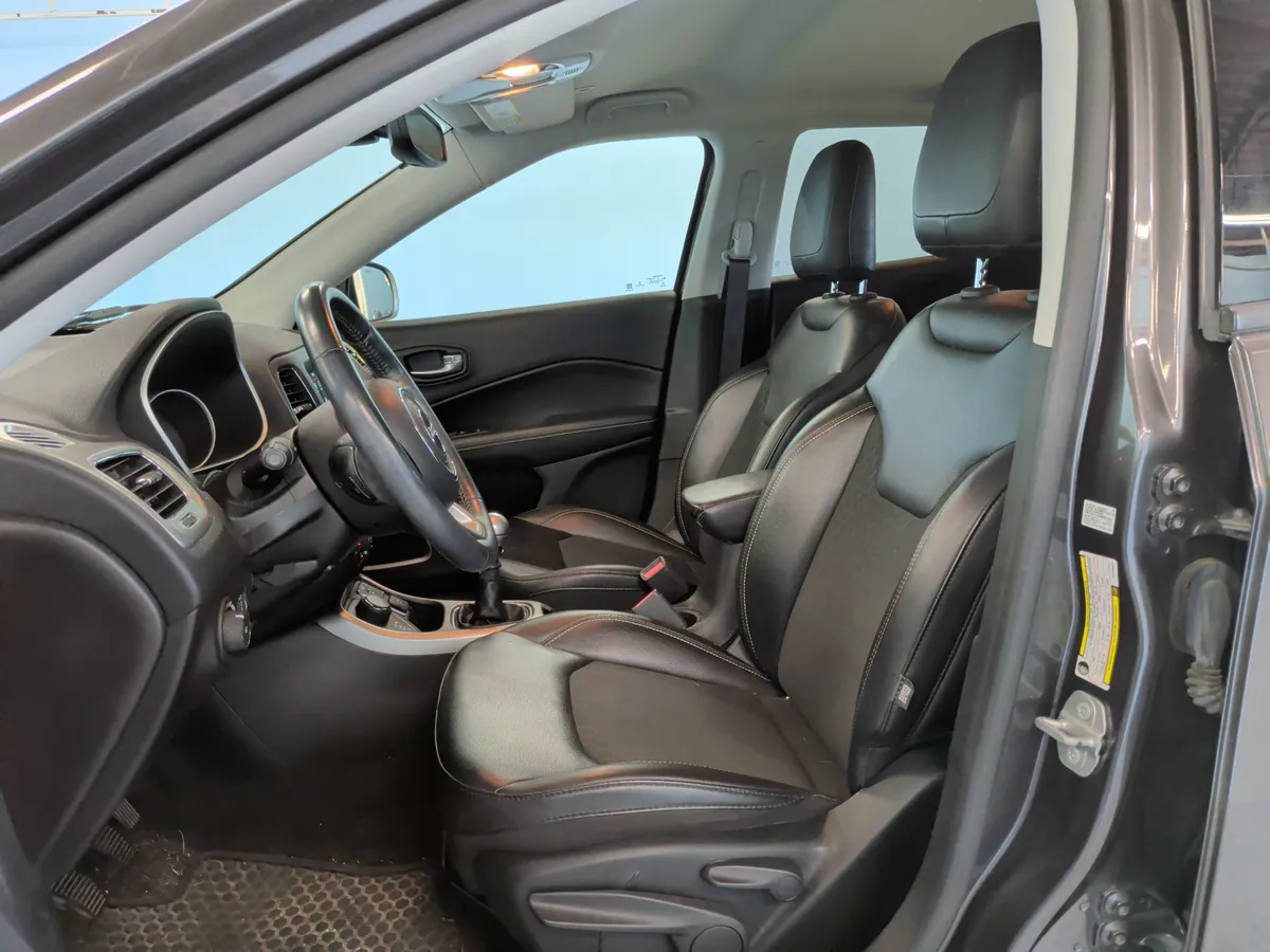 2019 Jeep Compass Latitude thumbnail 26