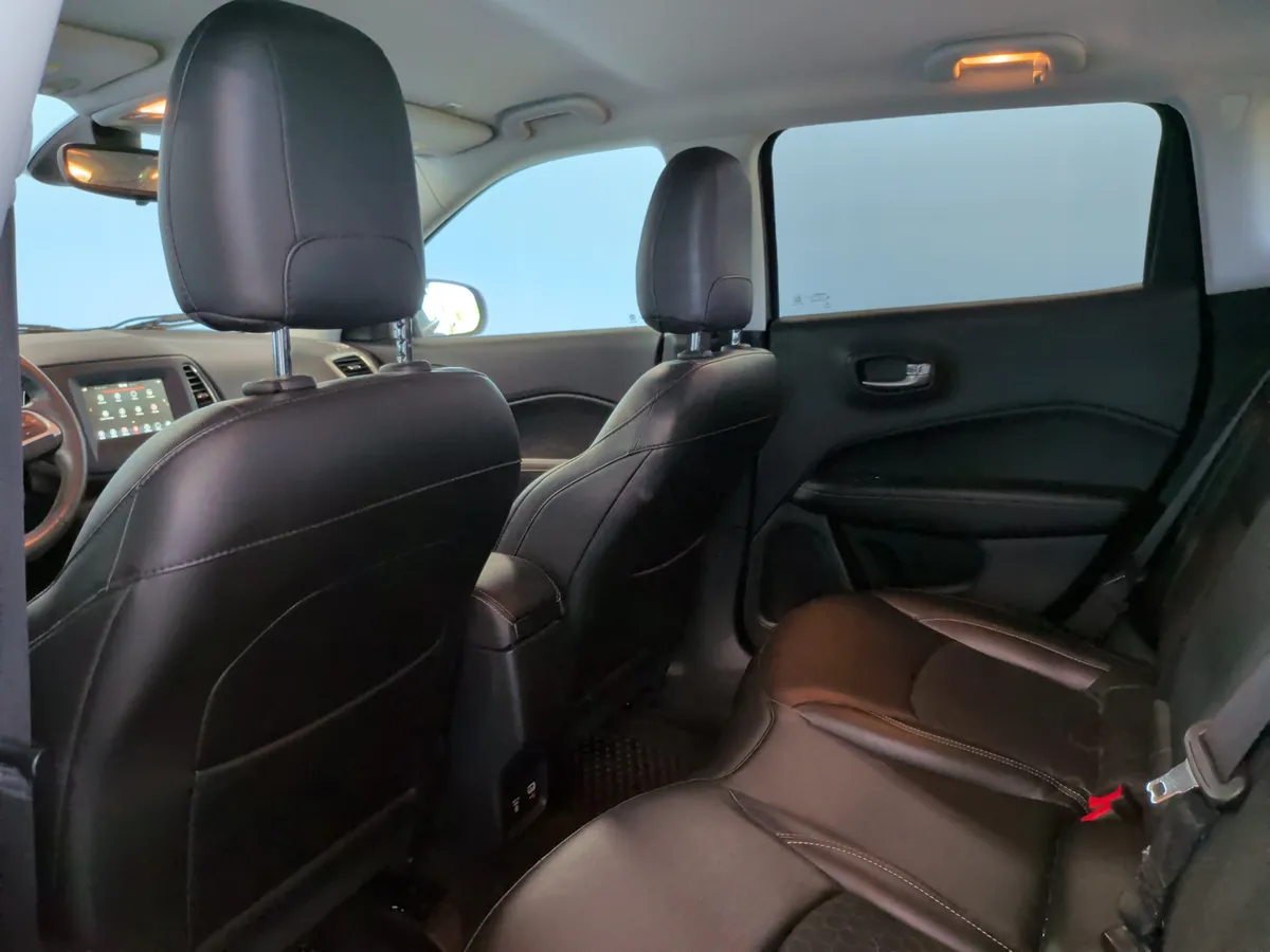 2019 Jeep Compass Latitude thumbnail 27
