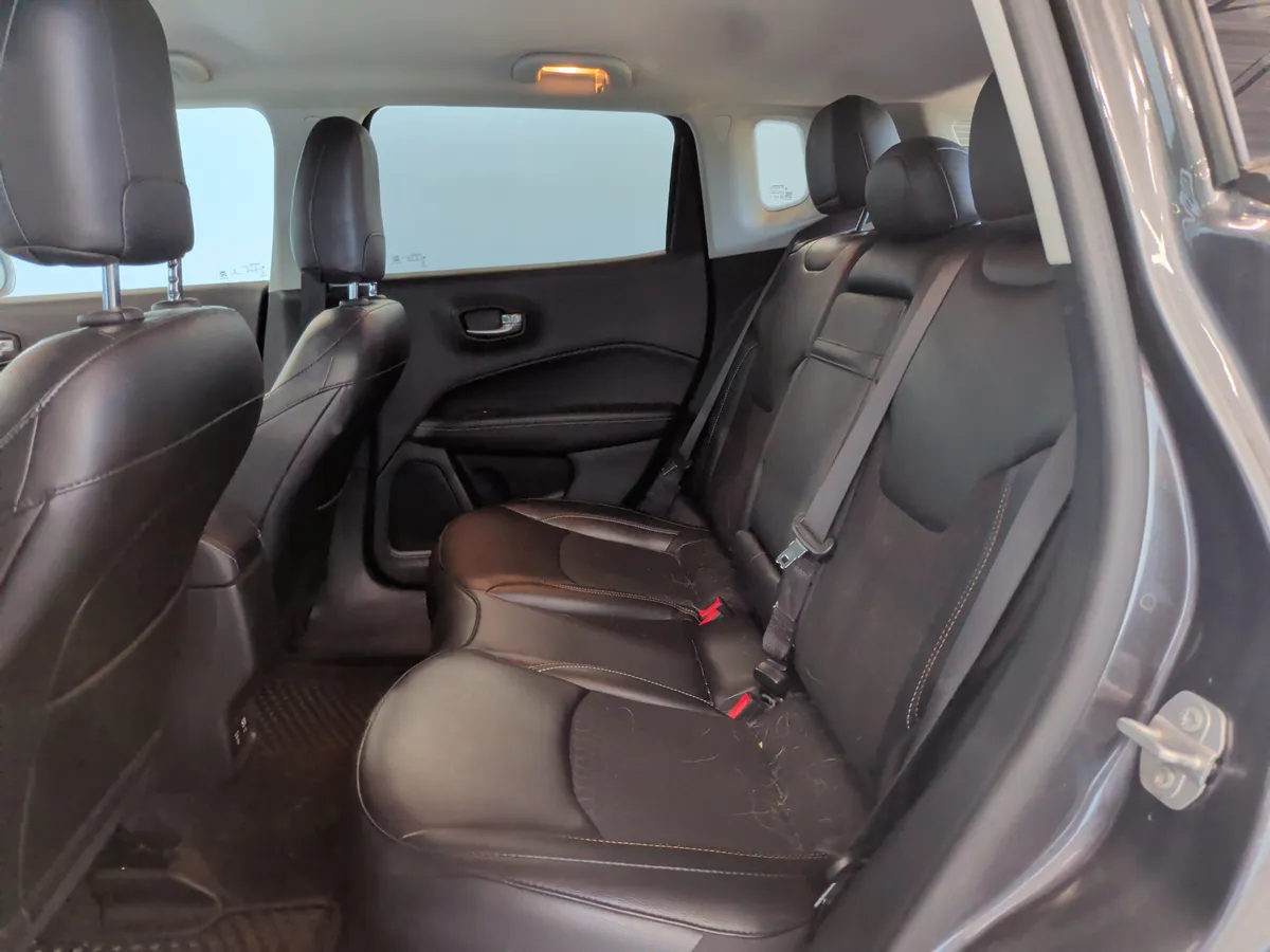 2019 Jeep Compass Latitude thumbnail 28