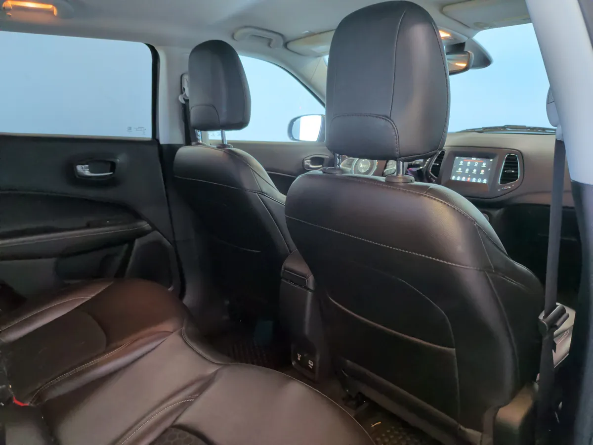 2019 Jeep Compass Latitude thumbnail 29