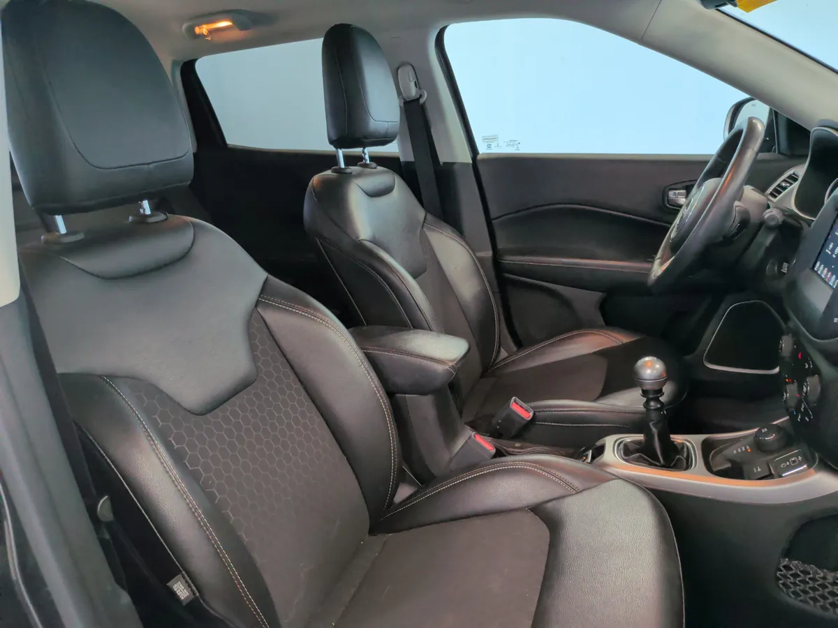 2019 Jeep Compass Latitude thumbnail 32