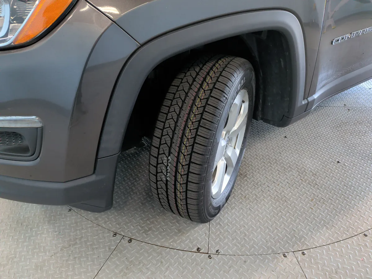 2019 Jeep Compass Latitude thumbnail 4