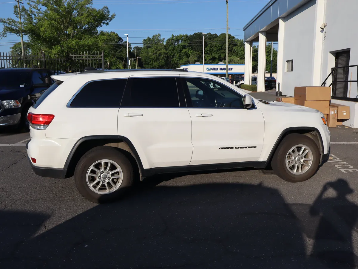 2019 Jeep Grand Cherokee Laredo E thumbnail 10