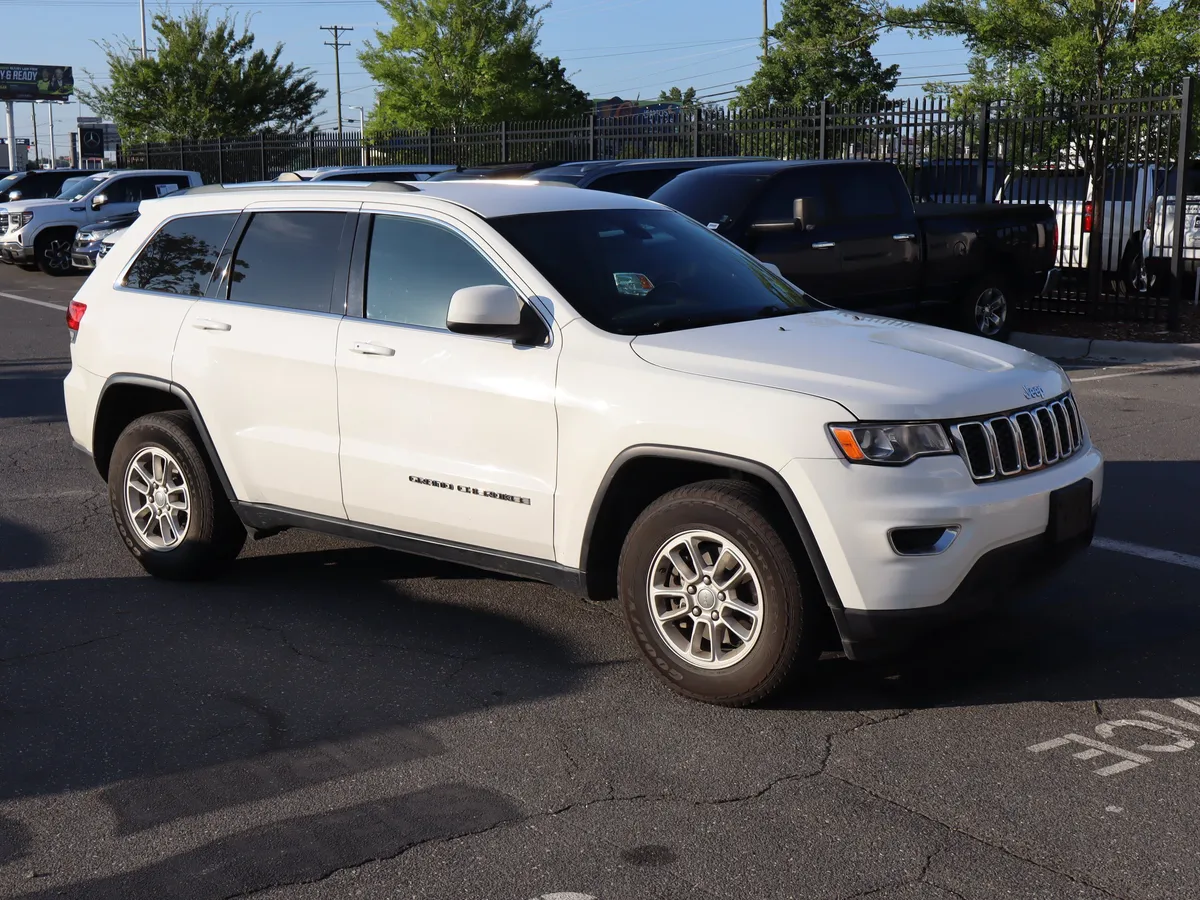 2019 Jeep Grand Cherokee Laredo E thumbnail 13