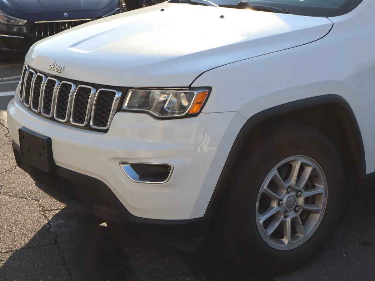 2019 Jeep Grand Cherokee Laredo E thumbnail 5