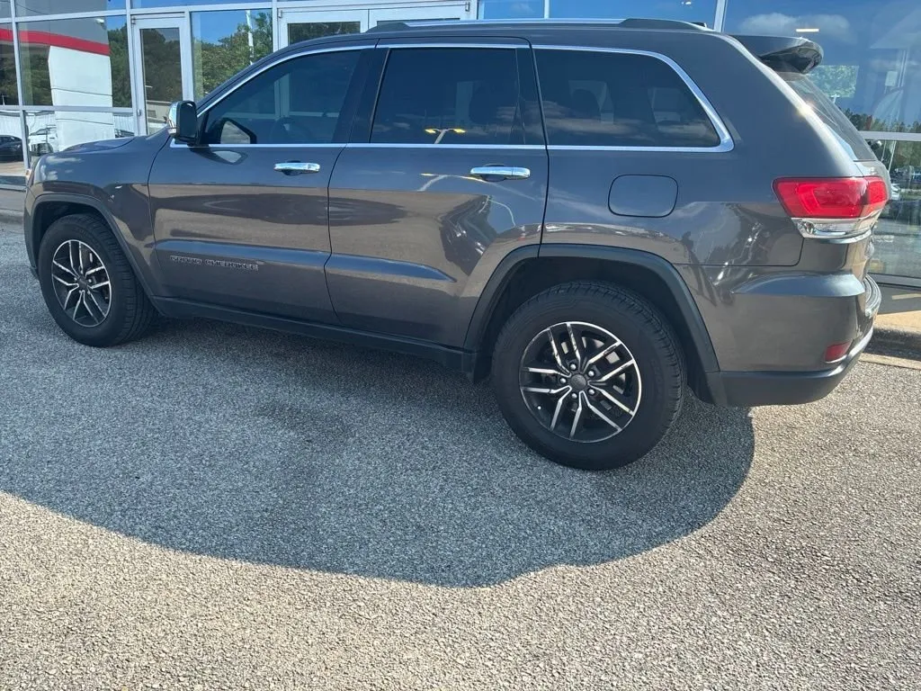 2019 Jeep Grand Cherokee Limited thumbnail 2