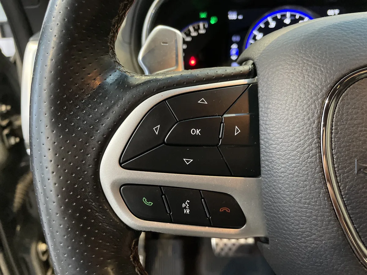 2019 Jeep Grand Cherokee SRT thumbnail 19