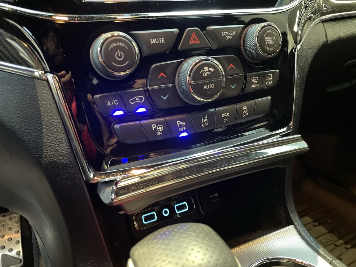 2019 Jeep Grand Cherokee SRT thumbnail 29