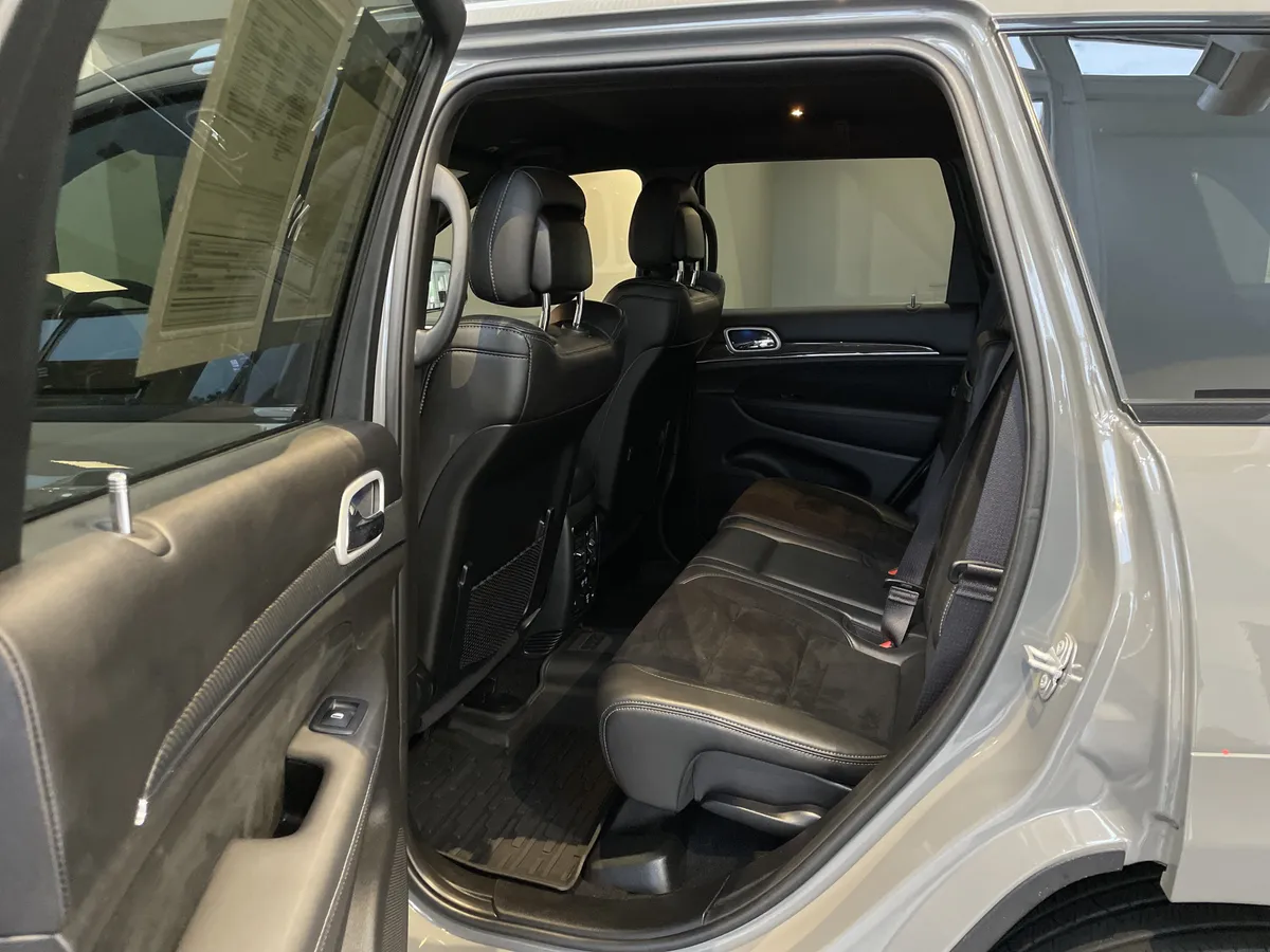 2019 Jeep Grand Cherokee SRT thumbnail 34