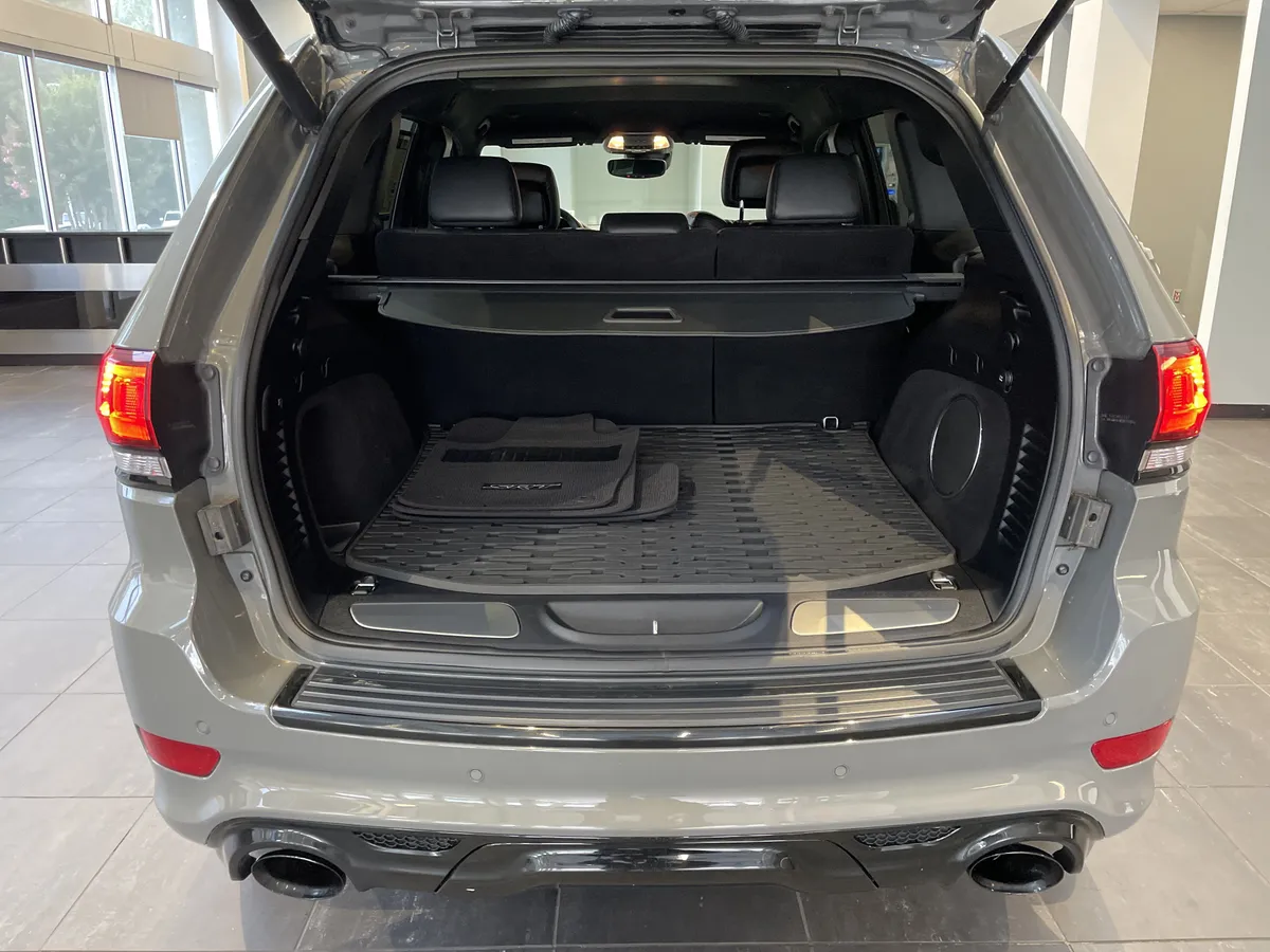 2019 Jeep Grand Cherokee SRT thumbnail 35