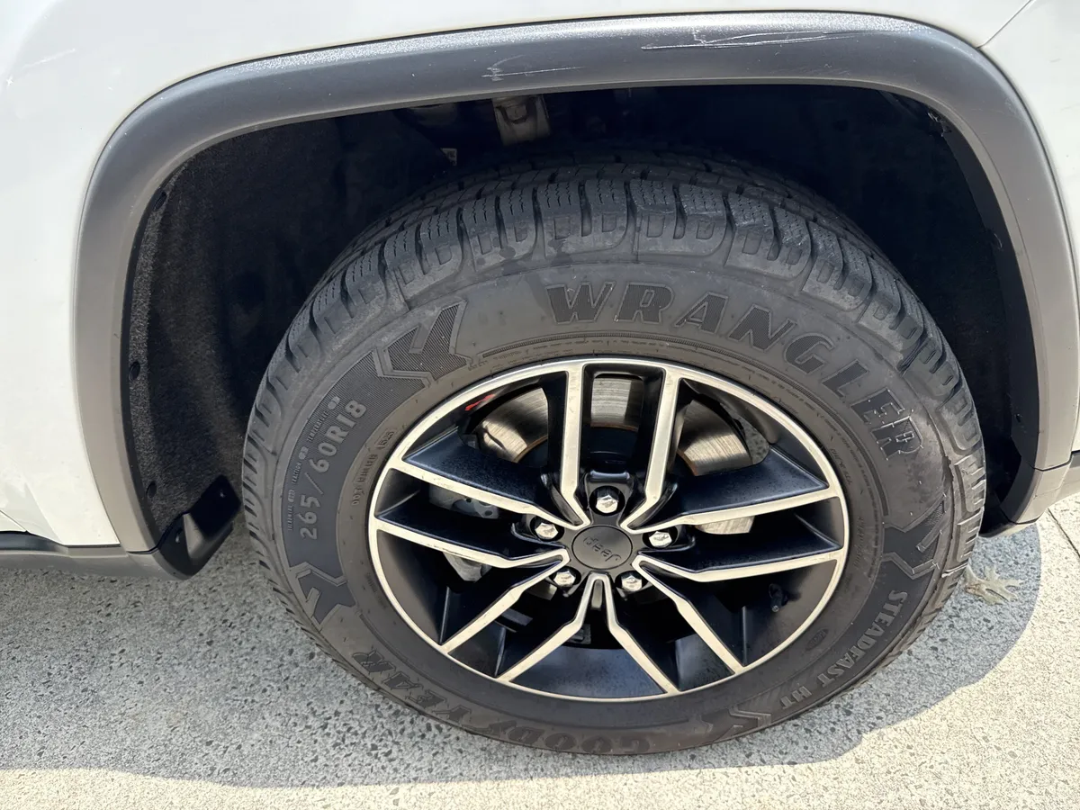 2019 Jeep Grand Cherokee Trailhawk thumbnail 12