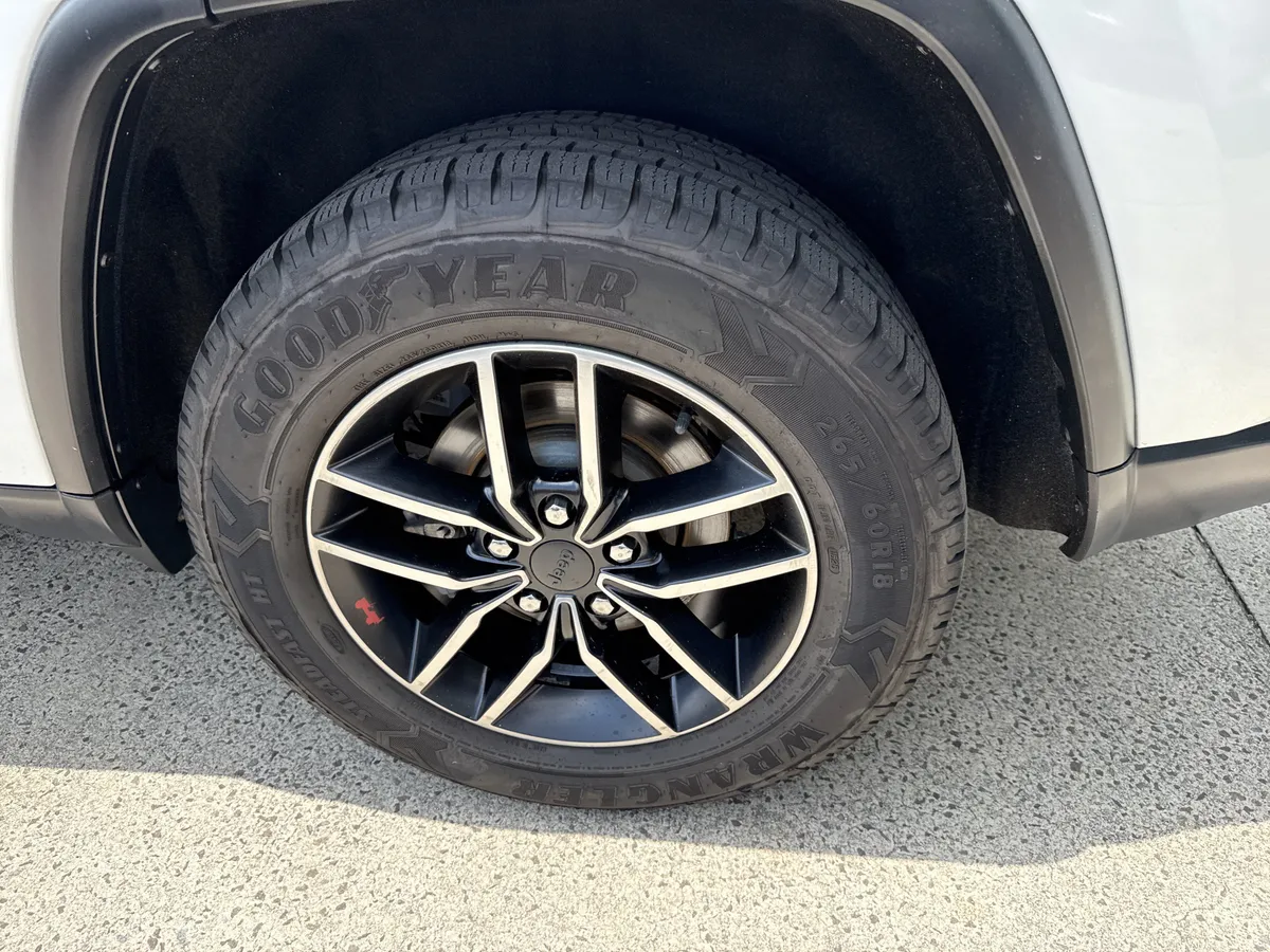 2019 Jeep Grand Cherokee Trailhawk thumbnail 19