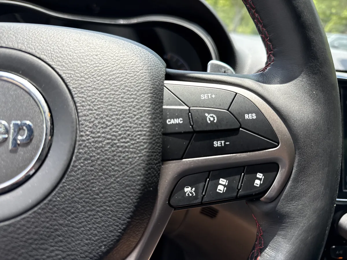 2019 Jeep Grand Cherokee Trailhawk thumbnail 25