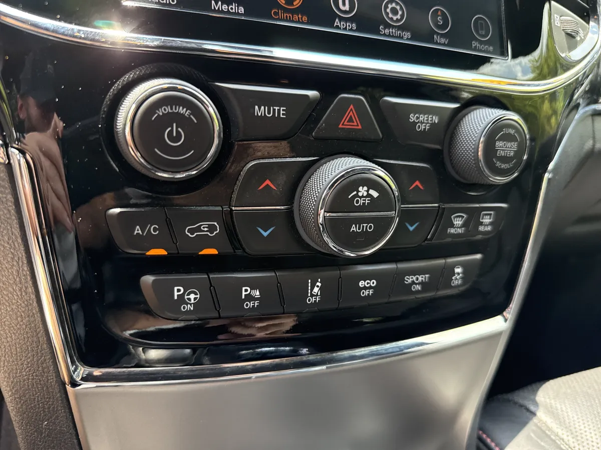 2019 Jeep Grand Cherokee Trailhawk thumbnail 28