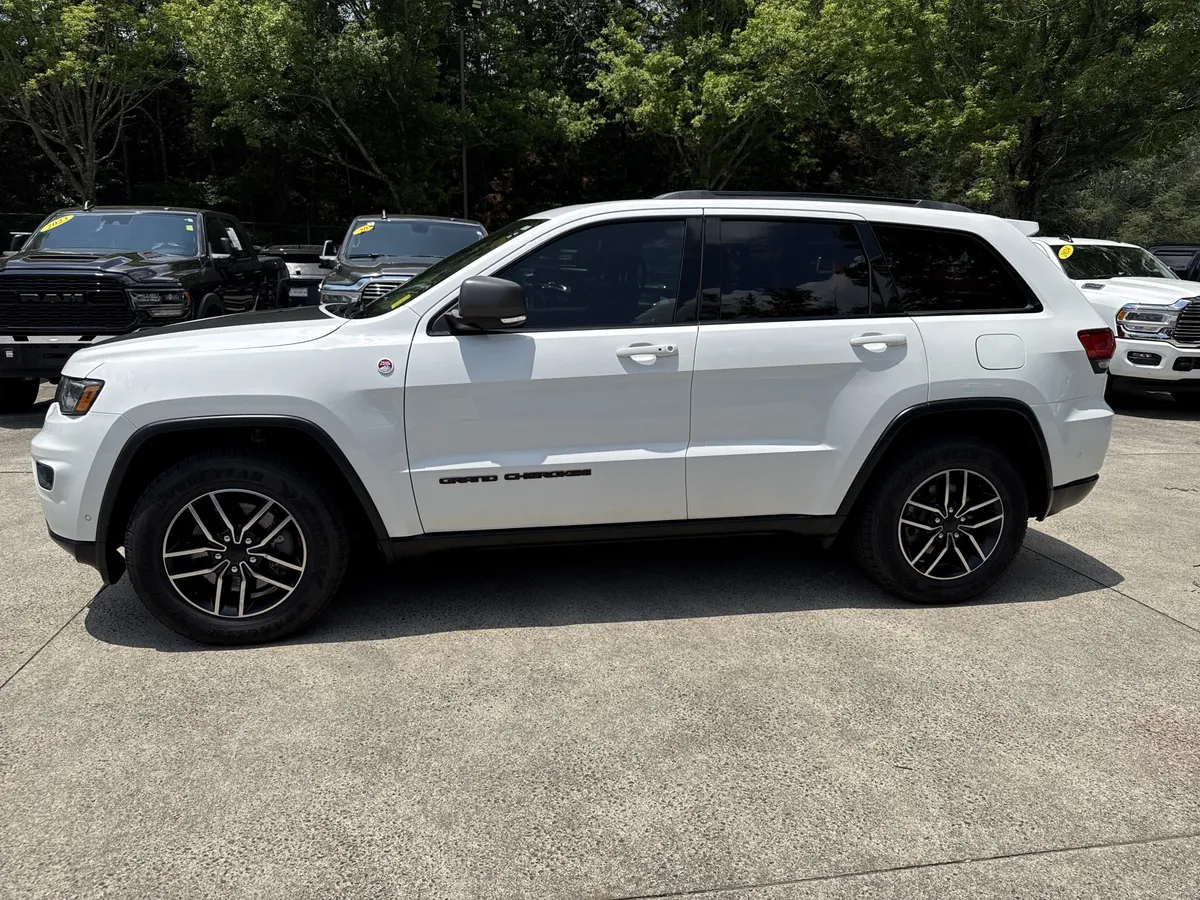 2019 Jeep Grand Cherokee Trailhawk thumbnail 4