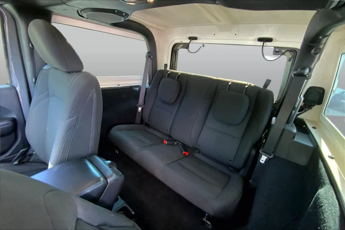 2019 Jeep Wrangler Sport S thumbnail 18