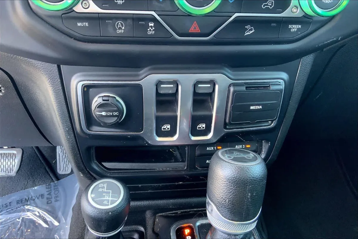 2019 Jeep Wrangler Sport S thumbnail 24