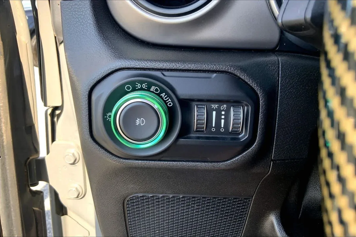 2019 Jeep Wrangler Sport S thumbnail 25