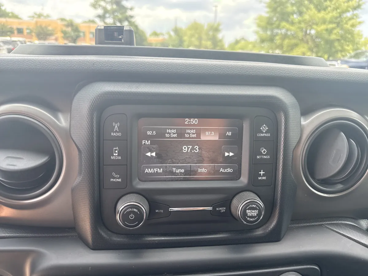 2019 Jeep Wrangler Sport S thumbnail 22