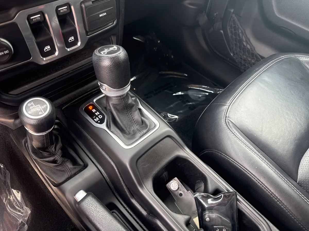 2019 Jeep Wrangler Sport S thumbnail 24