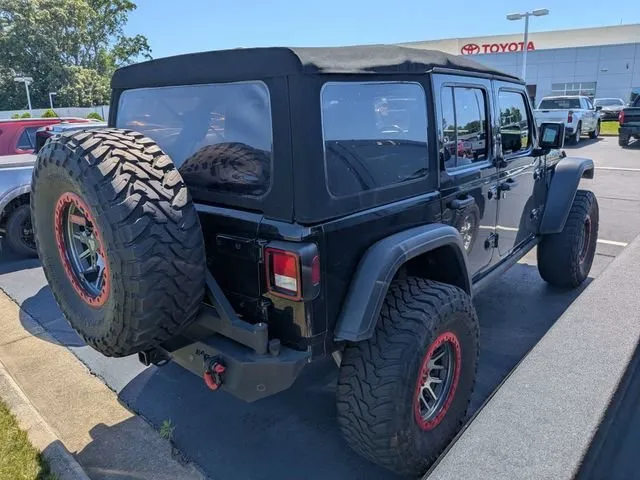 2019 Jeep Wrangler Unlimited Rubicon thumbnail 3