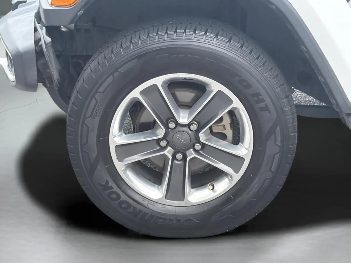 2019 Jeep Wrangler Unlimited Sahara 4x4 thumbnail 40