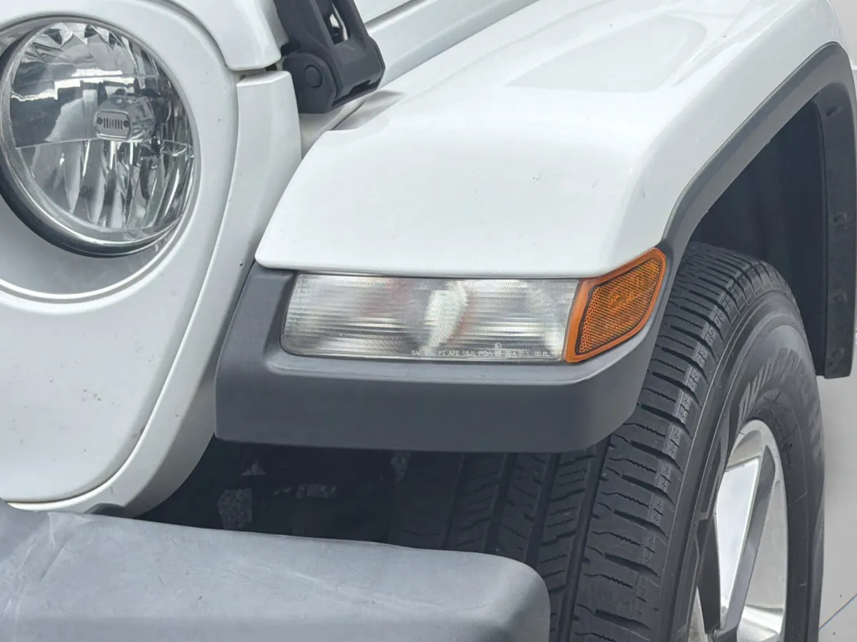 2019 Jeep Wrangler Unlimited Sahara 4x4 thumbnail 41