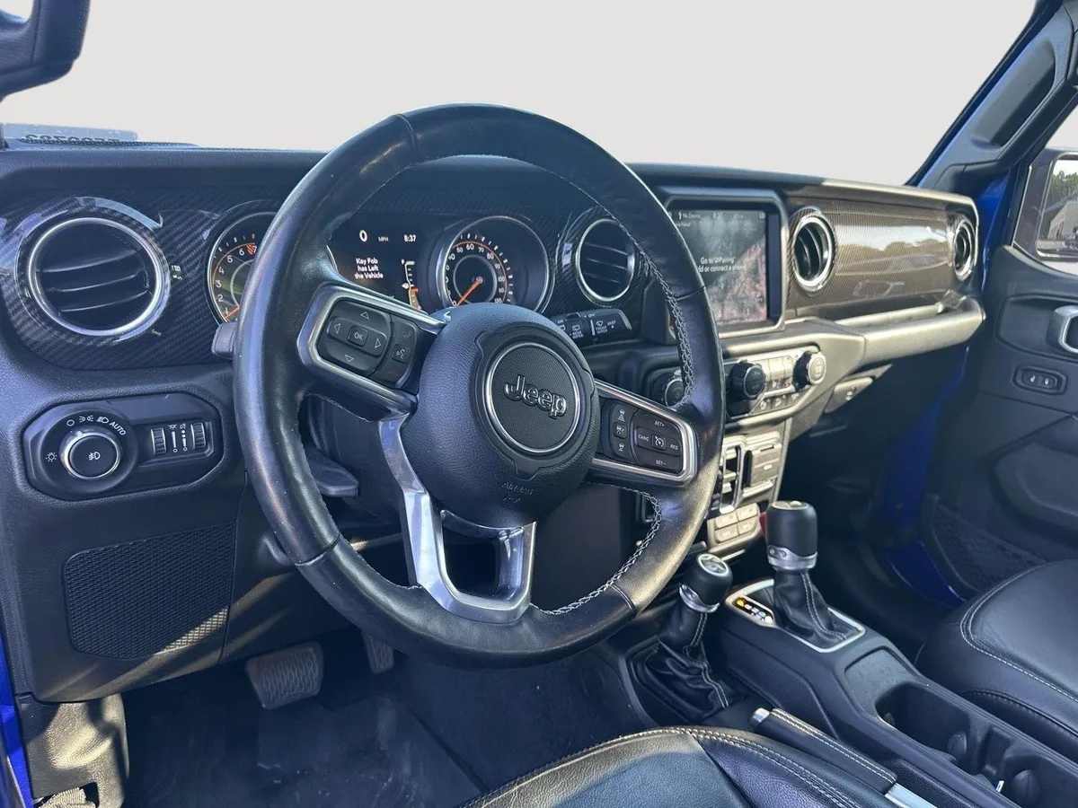 2019 Jeep Wrangler Unlimited Sahara thumbnail 10