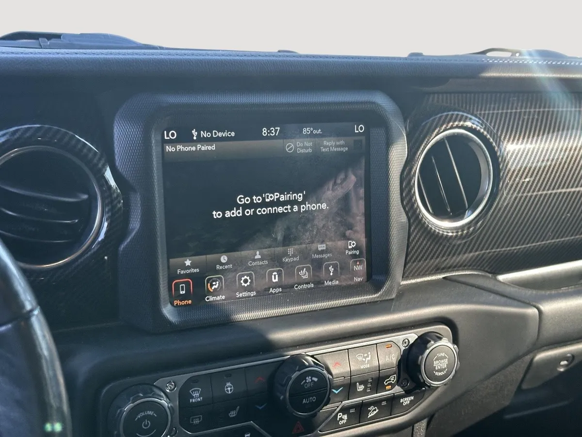 2019 Jeep Wrangler Unlimited Sahara thumbnail 11