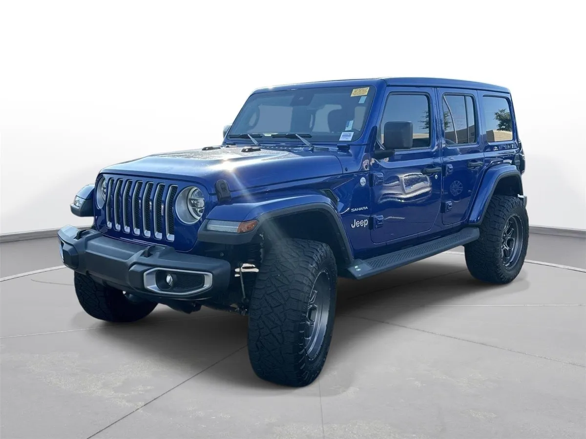 2019 Jeep Wrangler Unlimited Sahara thumbnail 2