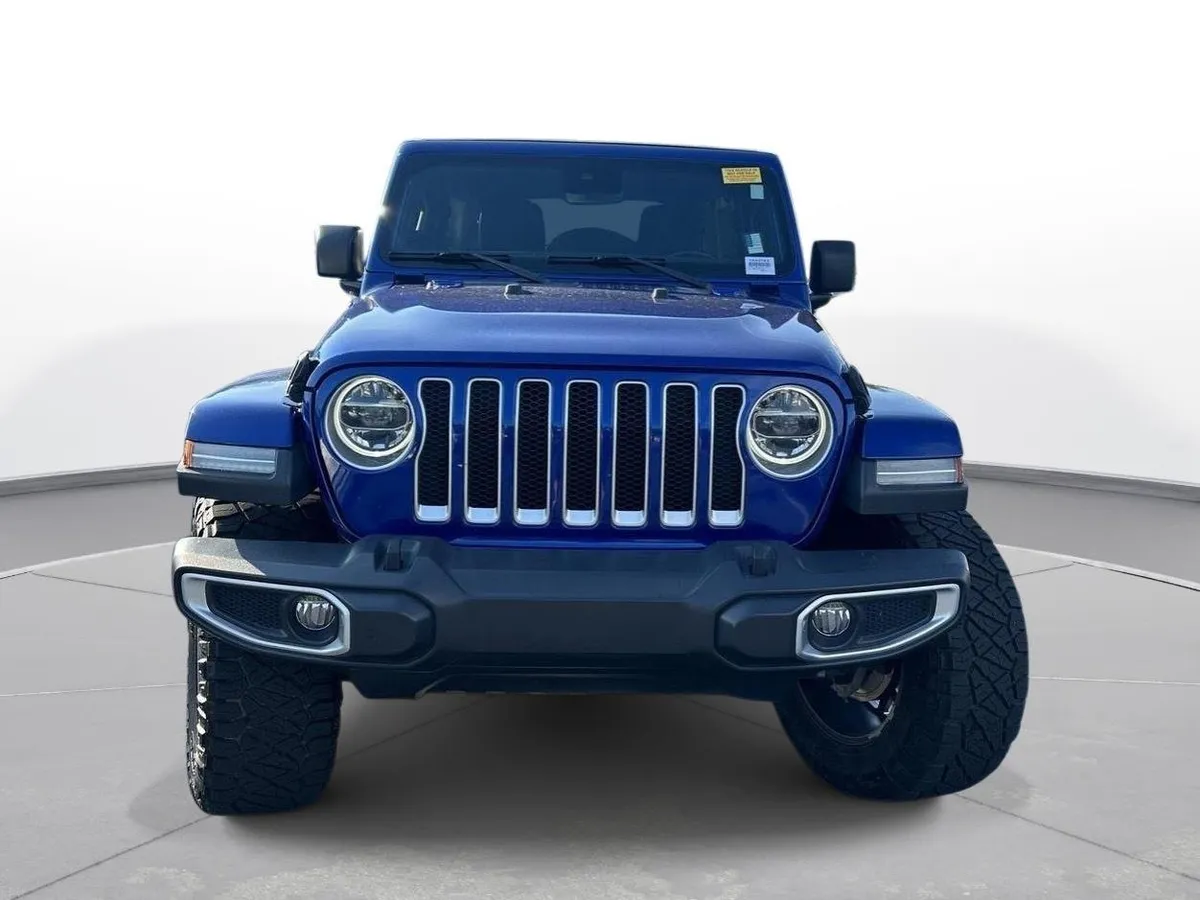 2019 Jeep Wrangler Unlimited Sahara thumbnail 3