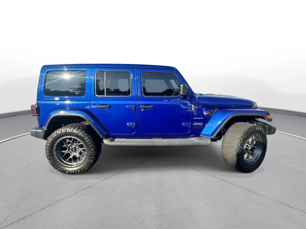 2019 Jeep Wrangler Unlimited Sahara thumbnail 5