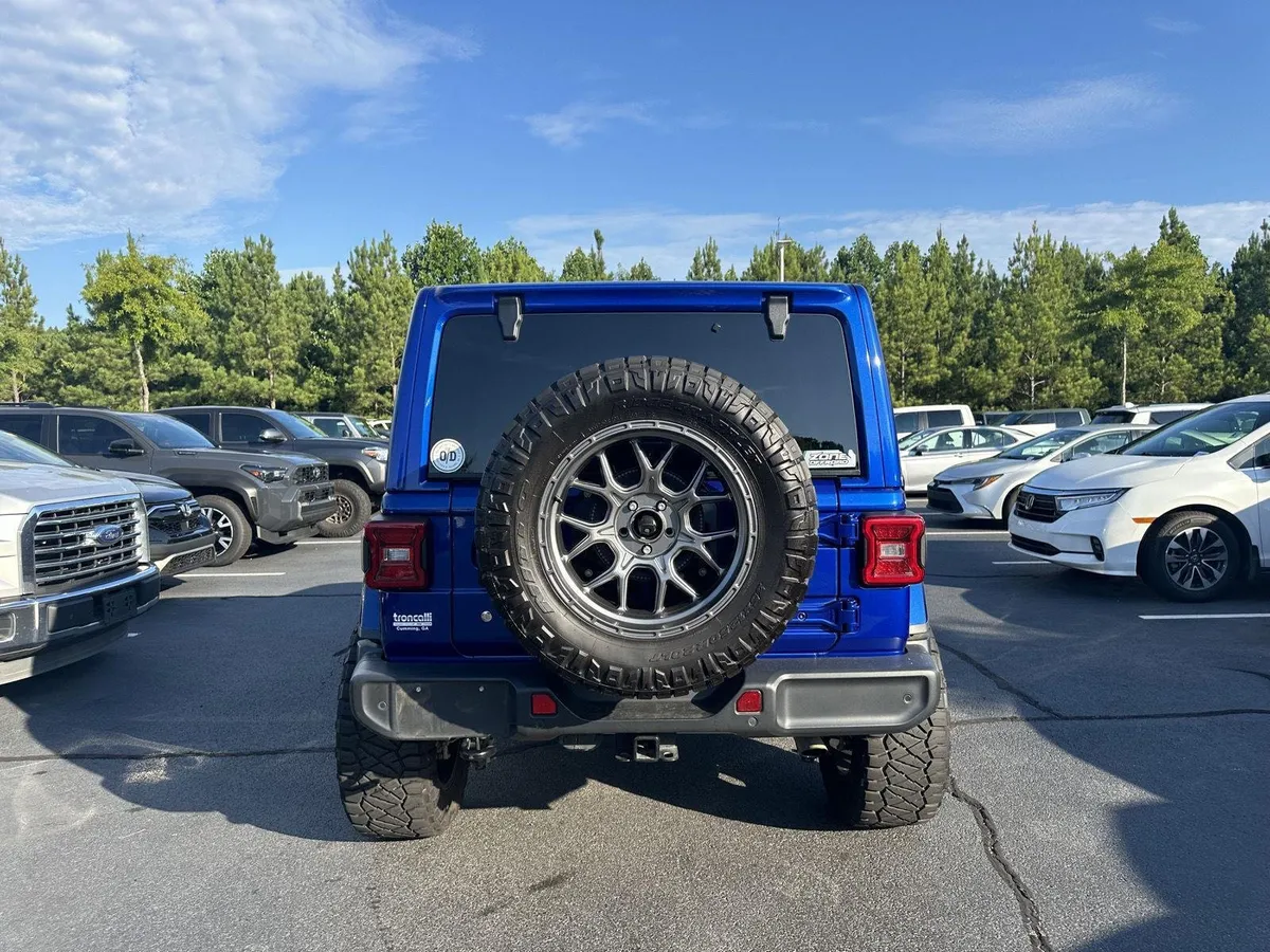 2019 Jeep Wrangler Unlimited Sahara thumbnail 7