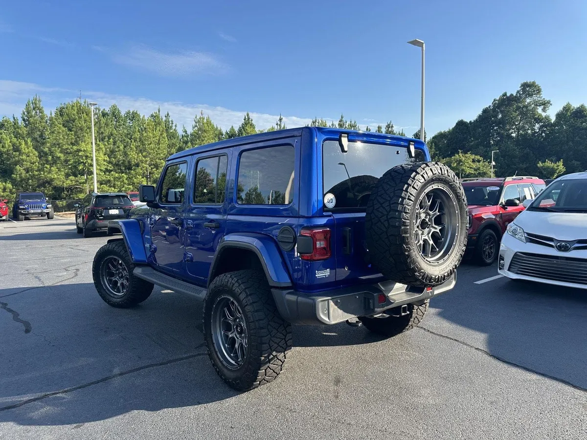 2019 Jeep Wrangler Unlimited Sahara thumbnail 8