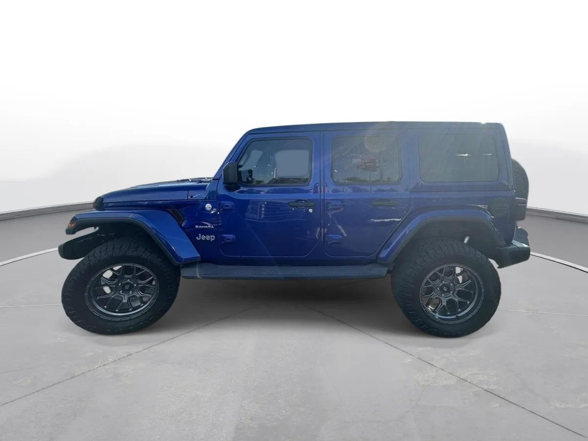 2019 Jeep Wrangler Unlimited Sahara thumbnail 9