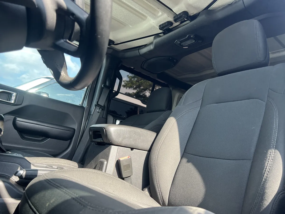 2019 Jeep Wrangler Unlimited Sport 4x4 thumbnail 3