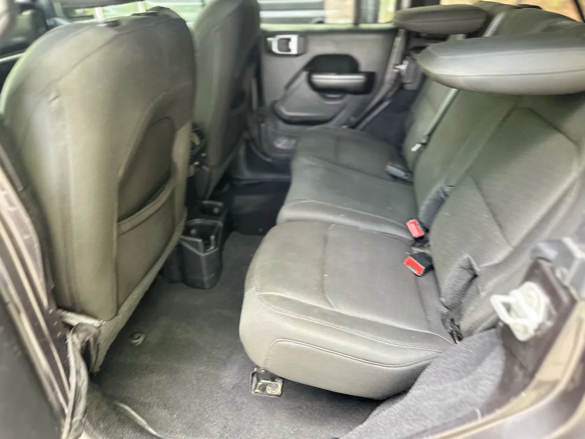 2019 Jeep Wrangler Unlimited Sport S thumbnail 25