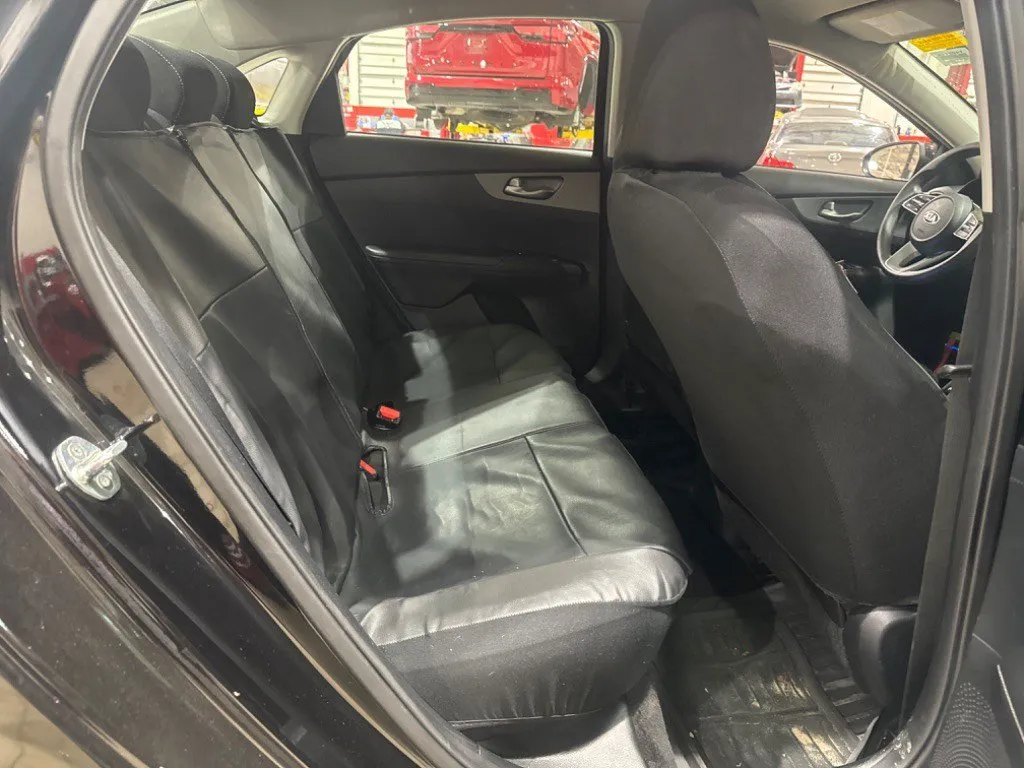 2019 Kia Forte LXS thumbnail 8
