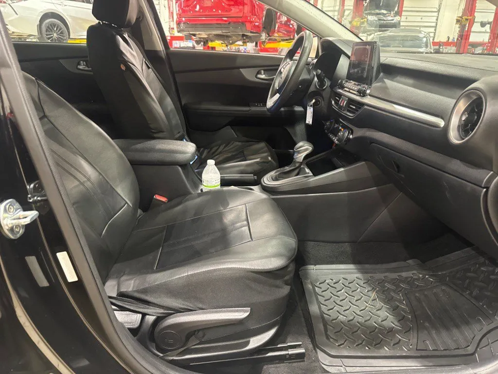 2019 Kia Forte LXS thumbnail 9