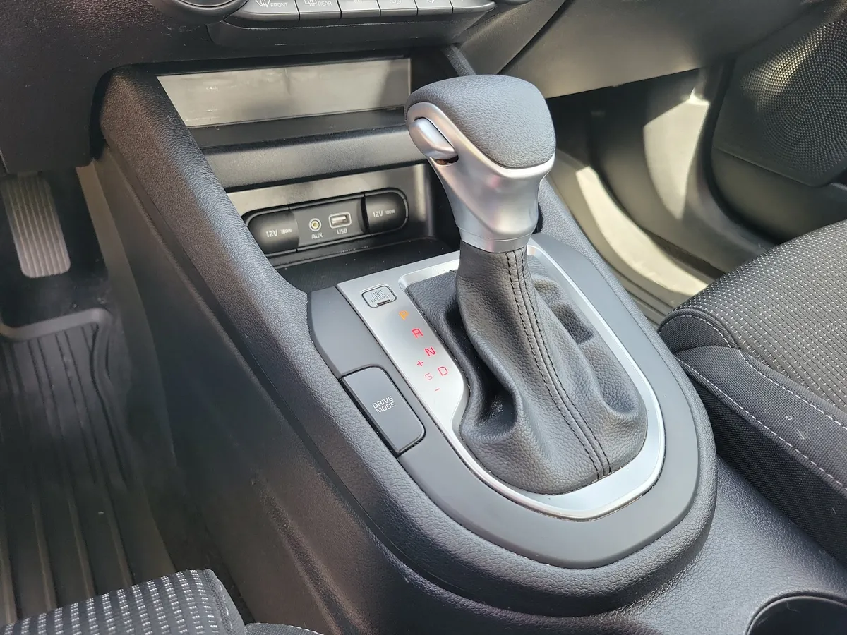 2019 Kia Forte LXS thumbnail 17